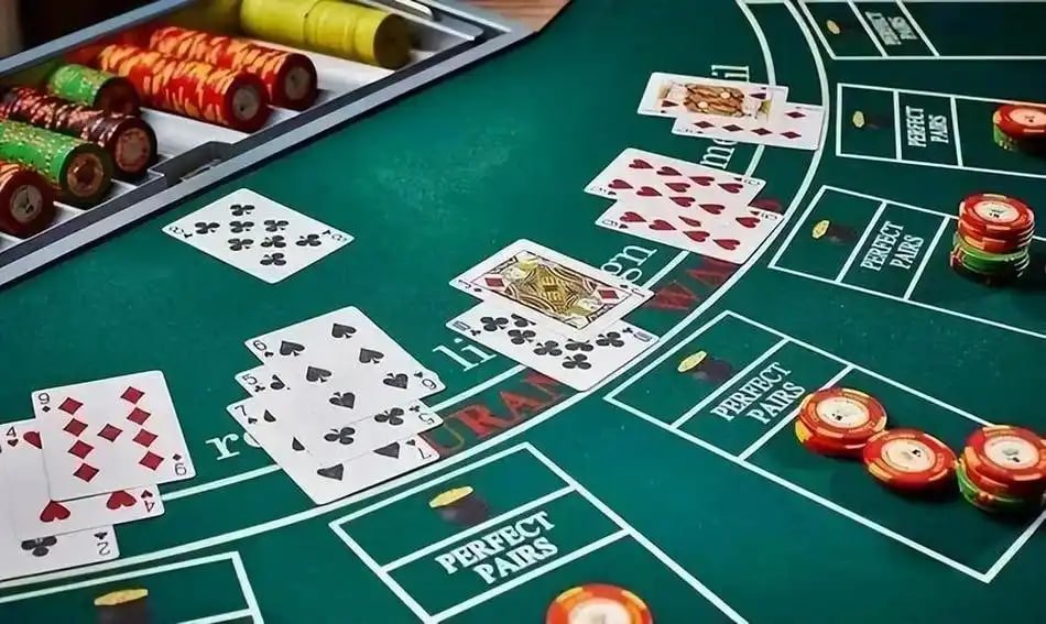 Filipino player browsing live sports betting odds on okgame mobile app